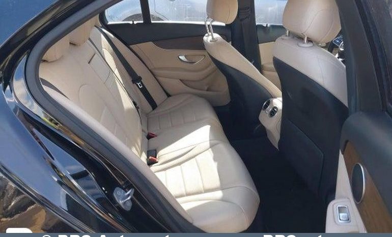 
								Mercedes-Benz C 300 Automatas 2019 full									