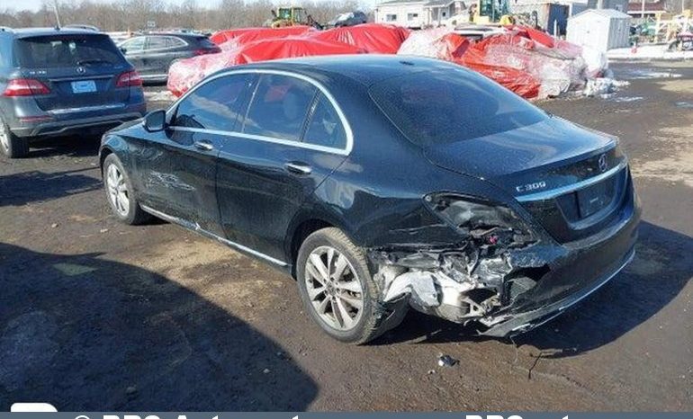 
								Mercedes-Benz C 300 Automatas 2019 full									