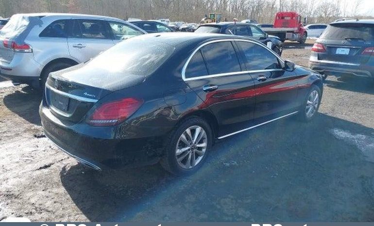 
								Mercedes-Benz C 300 Automatas 2019 full									