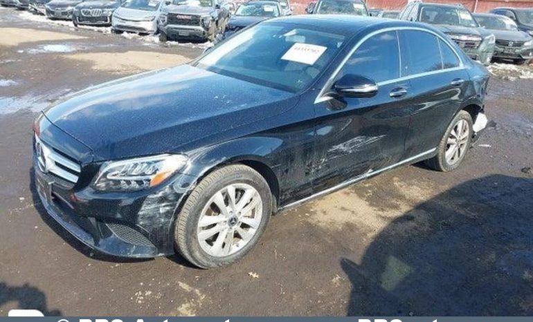 
								Mercedes-Benz C 300 Automatas 2019 full									