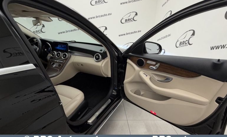 
								Mercedes-Benz C 300 Automatas 2019 full									