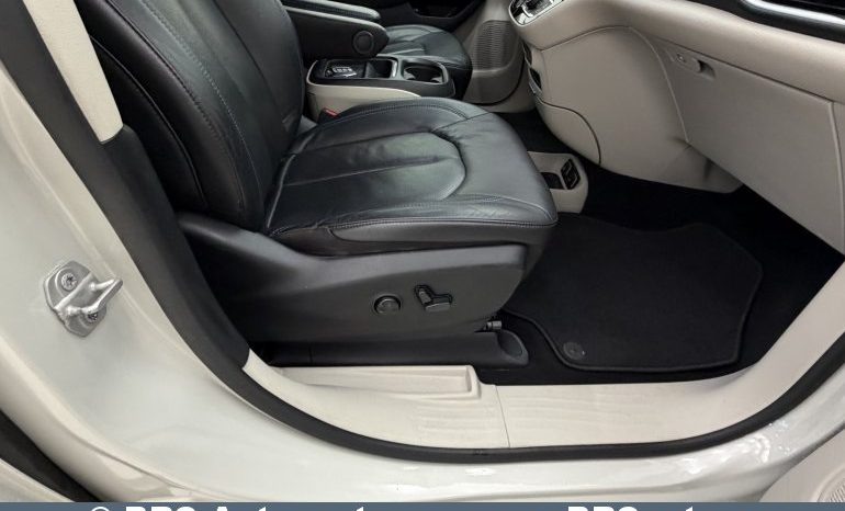 
								Chrysler Pacifica 3.6 Hybrid Automatas 2021 full									