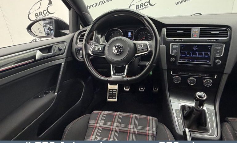 
								Volkswagen Golf GTI 2.0 TSI Automatas 2016 full									