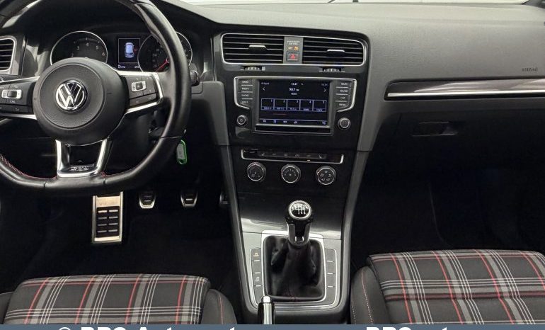 
								Volkswagen Golf GTI 2.0 TSI Automatas 2016 full									