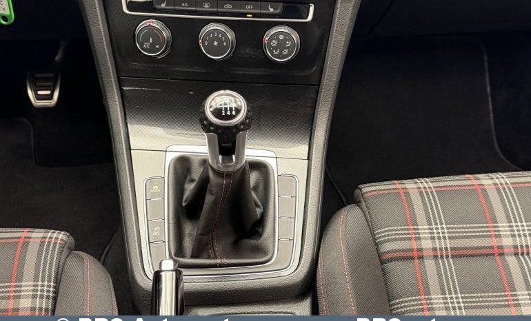 
								Volkswagen Golf GTI 2.0 TSI Automatas 2016 full									