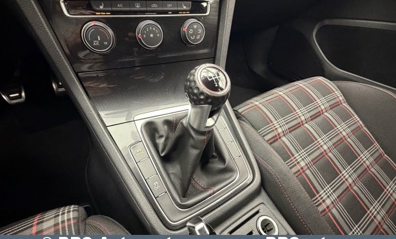 
								Volkswagen Golf GTI 2.0 TSI Automatas 2016 full									