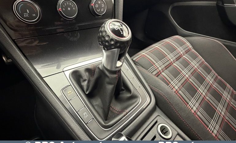 
								Volkswagen Golf GTI 2.0 TSI Automatas 2016 full									