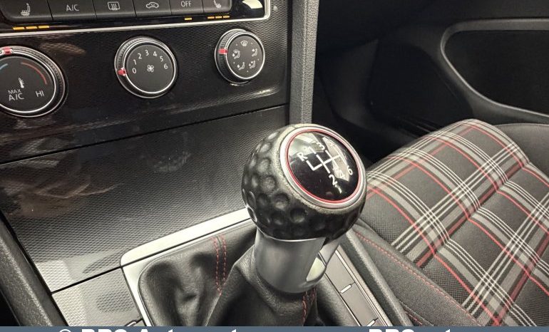 
								Volkswagen Golf GTI 2.0 TSI Automatas 2016 full									
