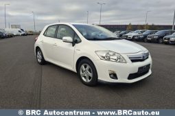 Toyota Auris 1.8 HSD  Hybrid Synergy Drive e-CVT 2010