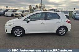 Toyota Auris 1.8 HSD  Hybrid Synergy Drive e-CVT 2010