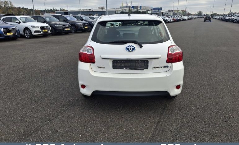 
								Toyota Auris 1.8 HSD  Hybrid Synergy Drive e-CVT 2010 full									