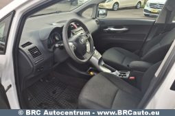 
										Toyota Auris 1.8 HSD  Hybrid Synergy Drive e-CVT 2010 full									