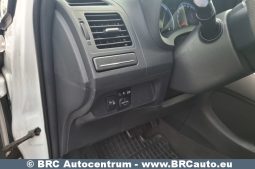 
										Toyota Auris 1.8 HSD  Hybrid Synergy Drive e-CVT 2010 full									