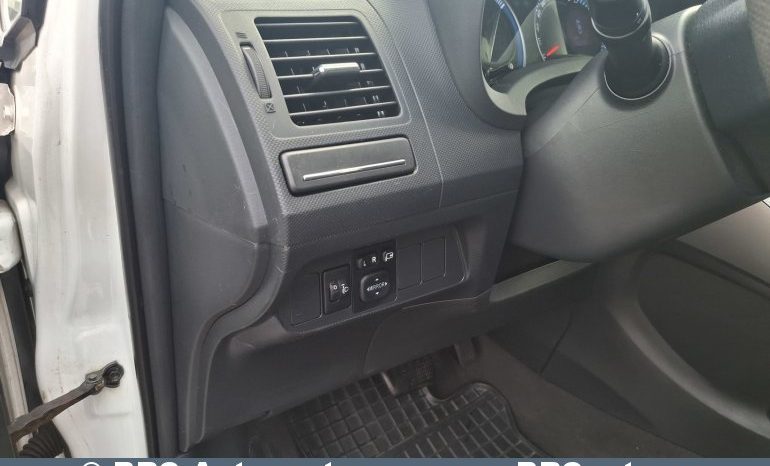 
								Toyota Auris 1.8 HSD  Hybrid Synergy Drive e-CVT 2010 full									