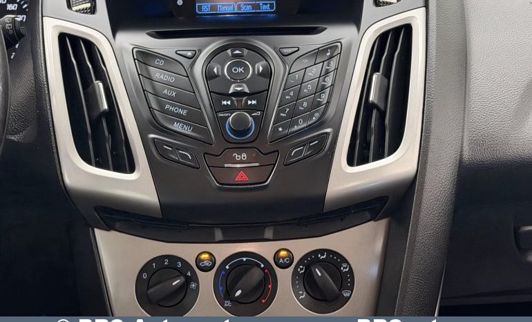 
								Ford Focus 1.0 Ecoboost 2012 full									