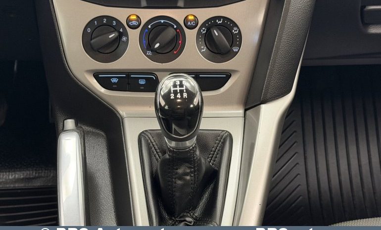 
								Ford Focus 1.0 Ecoboost 2012 full									