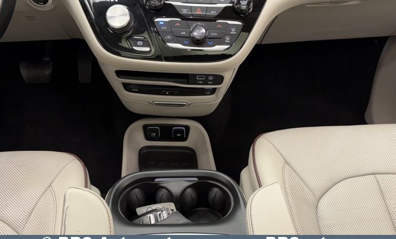 
								Chrysler Pacifica 3.6 V6 FWD Limited Automatas 2017 full									