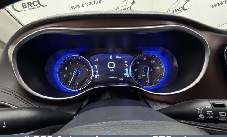 
								Chrysler Pacifica 3.6 V6 FWD Limited Automatas 2017 full									