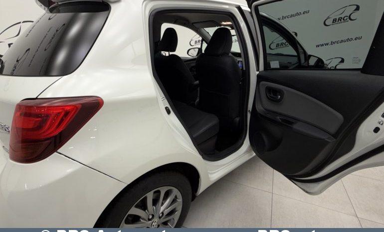
								Toyota Yaris 1.5 Hybrid Automatas 2016 full									