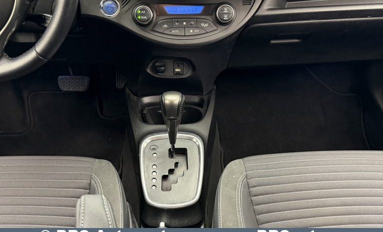 
								Toyota Yaris 1.5 Hybrid Automatas 2016 full									