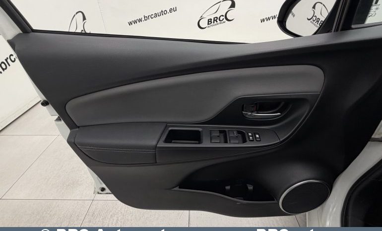 
								Toyota Yaris 1.5 Hybrid Automatas 2016 full									
