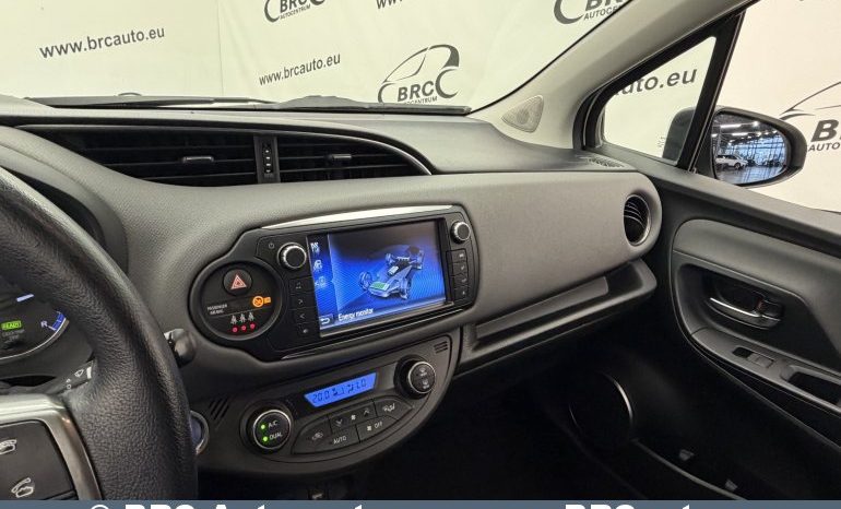 
								Toyota Yaris 1.5 Hybrid Automatas 2016 full									