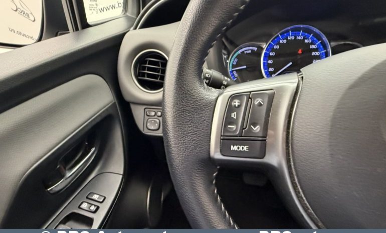 
								Toyota Yaris 1.5 Hybrid Automatas 2016 full									