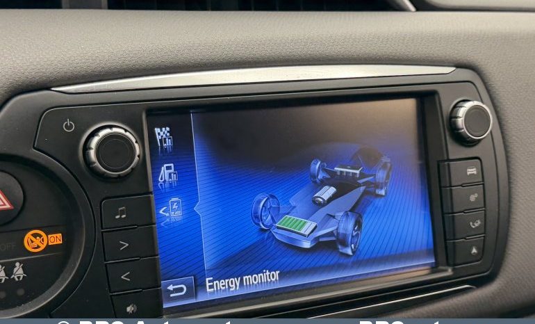 
								Toyota Yaris 1.5 Hybrid Automatas 2016 full									