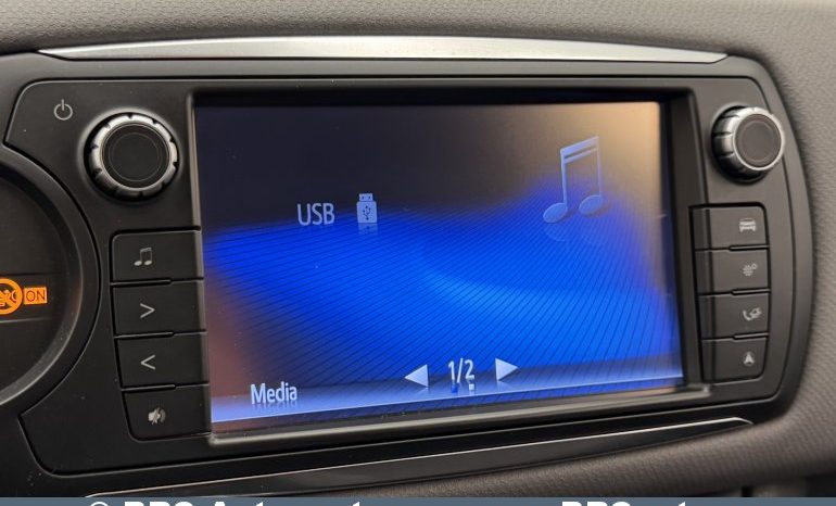 
								Toyota Yaris 1.5 Hybrid Automatas 2016 full									
