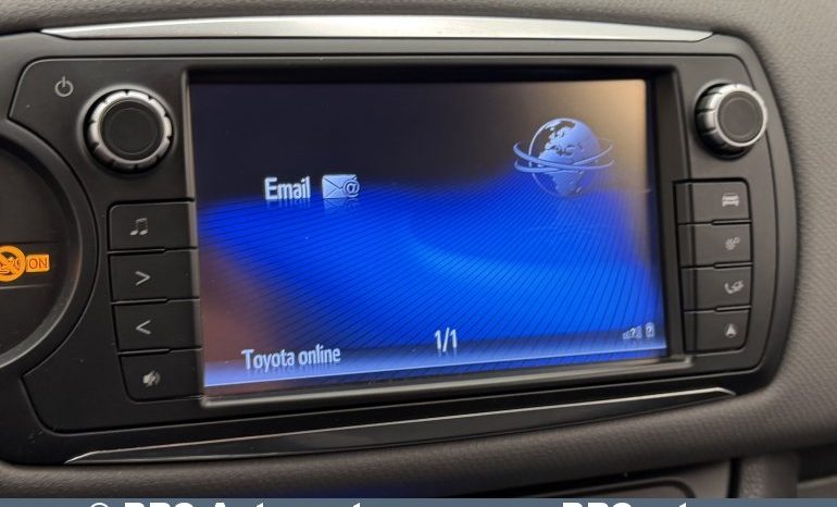 
								Toyota Yaris 1.5 Hybrid Automatas 2016 full									