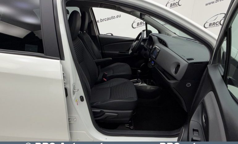 
								Toyota Yaris 1.5 Hybrid Automatas 2016 full									
