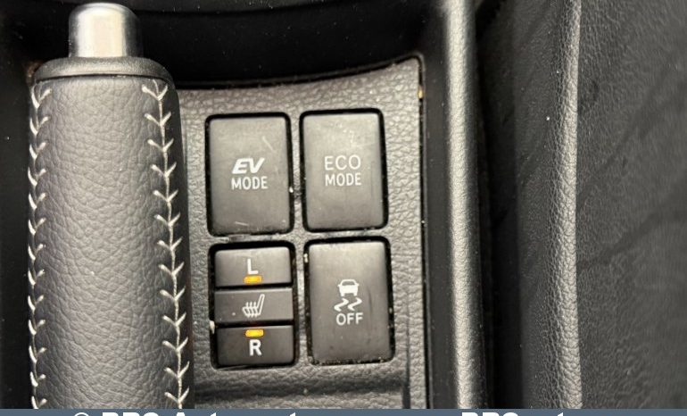 
								Toyota Yaris 1.5 Hybrid Automatas 2016 full									