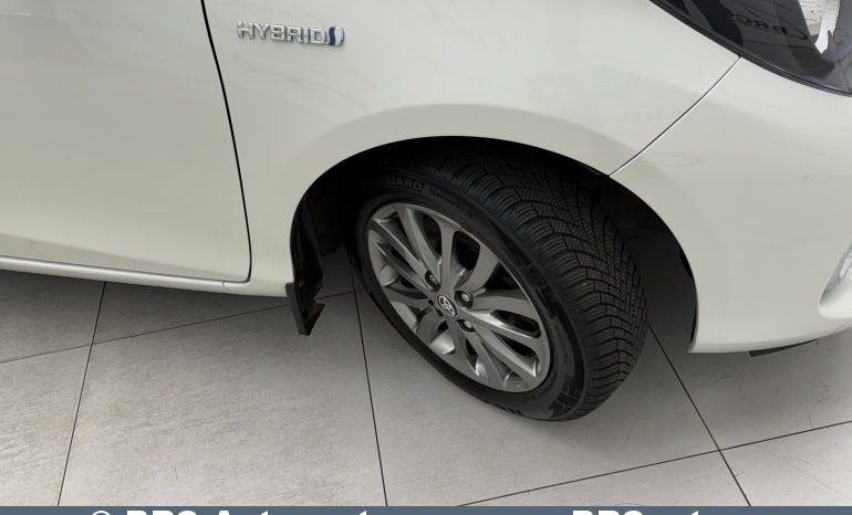 
								Toyota Yaris 1.5 Hybrid Automatas 2016 full									