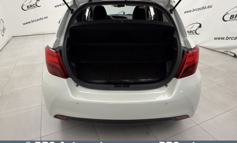 
								Toyota Yaris 1.5 Hybrid Automatas 2016 full									