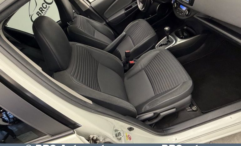 
								Toyota Yaris 1.5 Hybrid Automatas 2016 full									