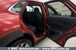 
										Mazda CX-30 2.0 e-SkyActiv-G FWD Automatas 2021 full									