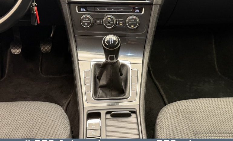 
								Volkswagen Golf 1.6 TDI 2018 full									