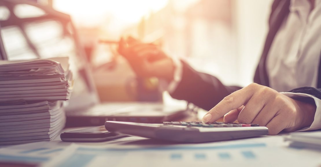 Automobilio vertės skaičiavimas (Shutterstock nuotr.)